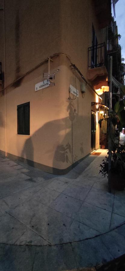 Casa Vacanze Campanella - Apartment At The Zisa باليرمو المظهر الخارجي الصورة